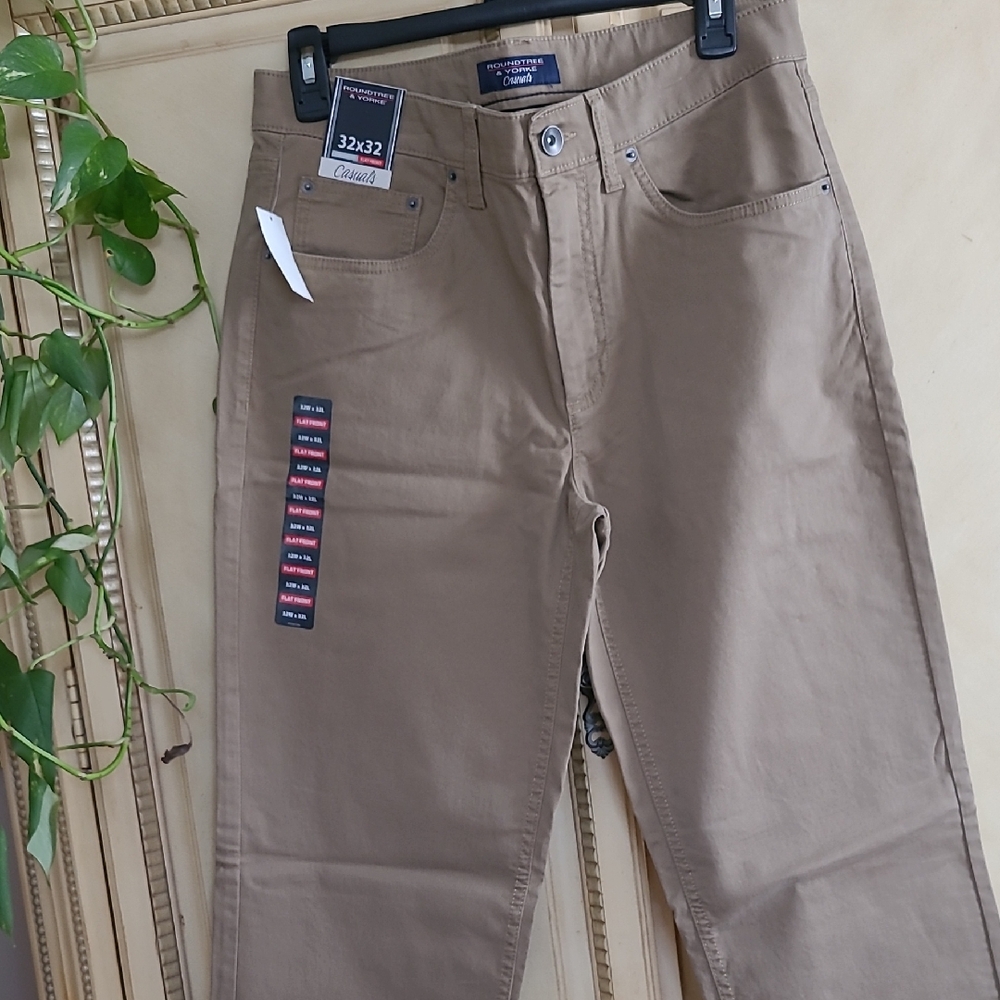 Roundtree & Yorke Casual Tan Pants